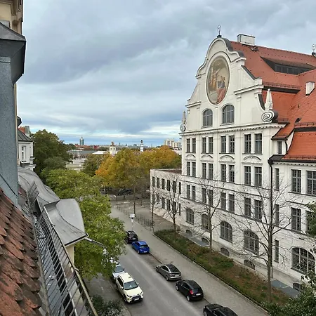 Located 1st-class Penthouse With 3 Appartement München