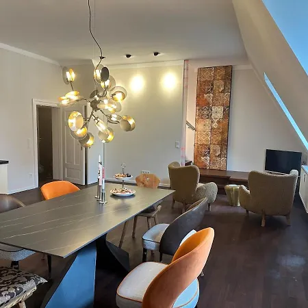 Located 1st-class Penthouse With 3 Appartement