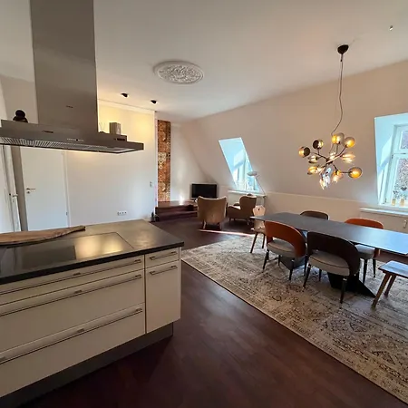 Located 1st-class Penthouse With 3 Appartement München